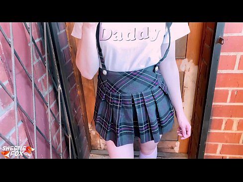 ❤️ Nxënëse thith karin e saj thellë dhe qihet në vend të klasave. ️ Video e ndyrë tek ne ﹏
