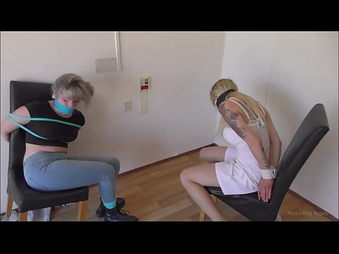 ❤️ E varur / e lidhur dhe e gojës / vajzë në ankth ️ Video e ndyrë tek ne ﹏