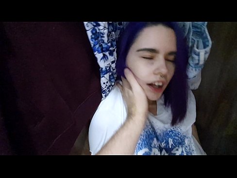 ❤️ Gjeta motrën time në dollap dhe e ndihmova të përfundonte ️ Video e ndyrë tek ne ﹏